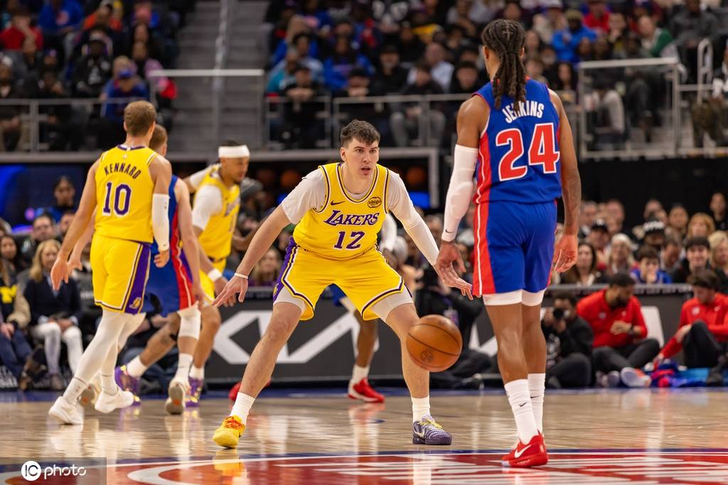 湖人9连胜终结不是悲剧 老詹彻底臣服争冠有戏了？